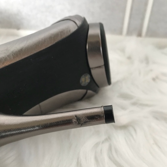 ▪️Like New▪️BCBG Jewel Embellished Platform Heels - Picture 7 of 8